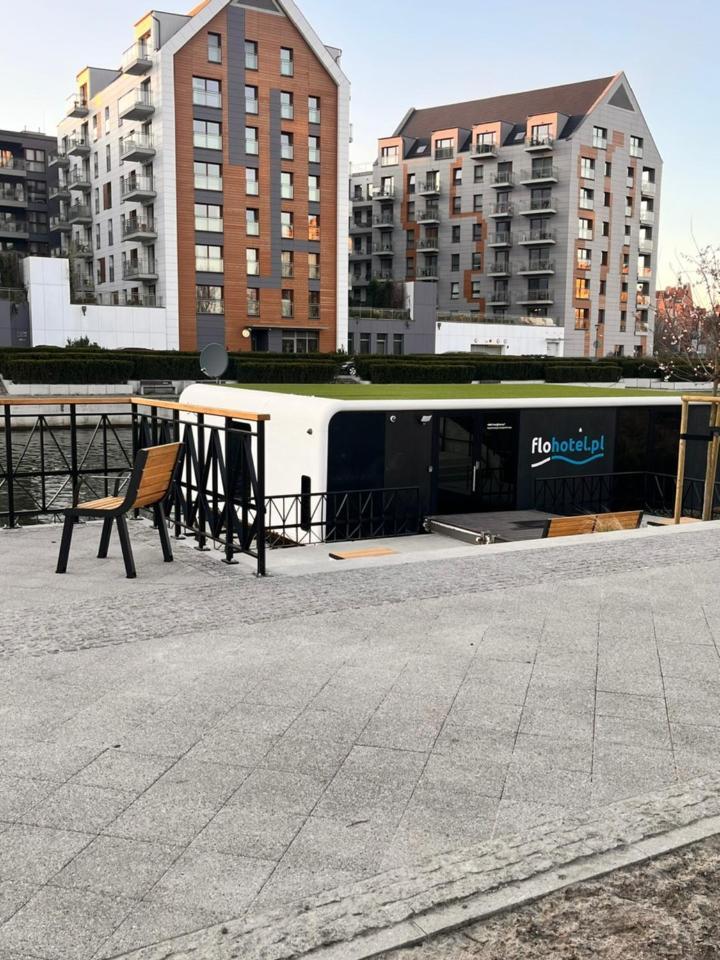 Dom Na Wodzie - Flohotel Gdańsk Exteriör bild